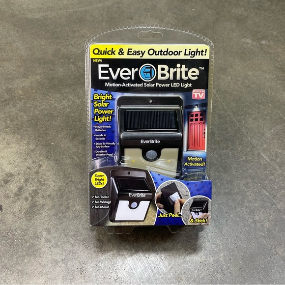 Ever Brite BRITE Motion Activated LED Solar Light - Picture 1 of 6